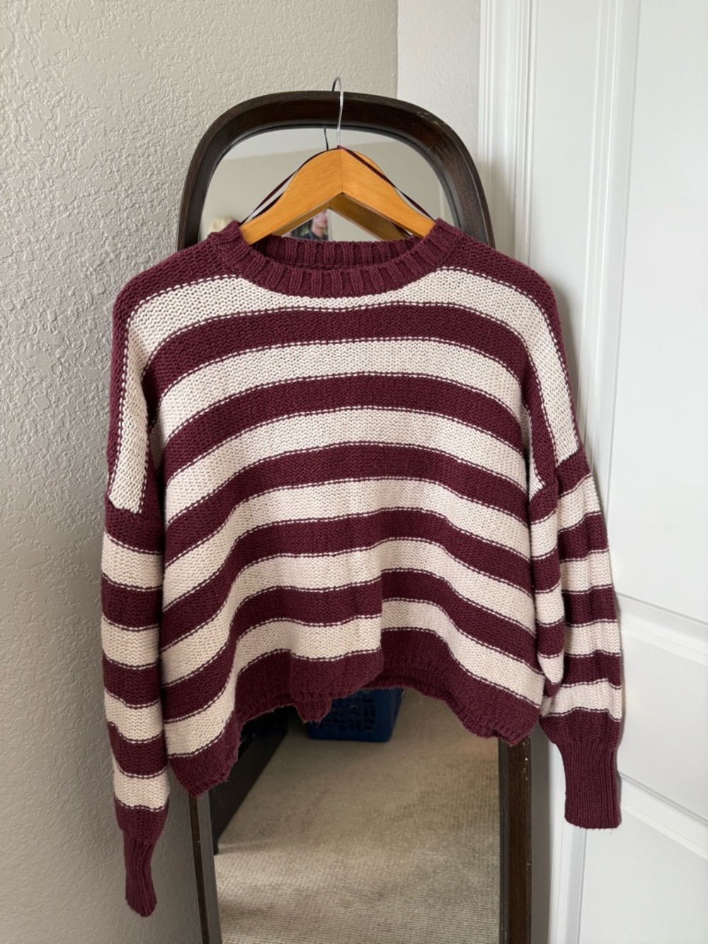 Billabong Striped Cropped Knobby Knit Sweater Size Large - Picture 1 of 6